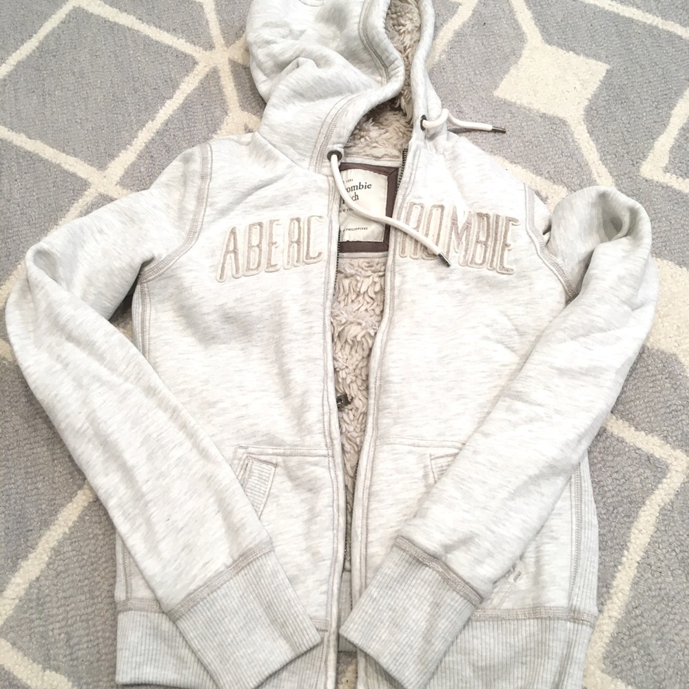 Abercrombie & Fitch Old School Fur zip-up hoodie!!